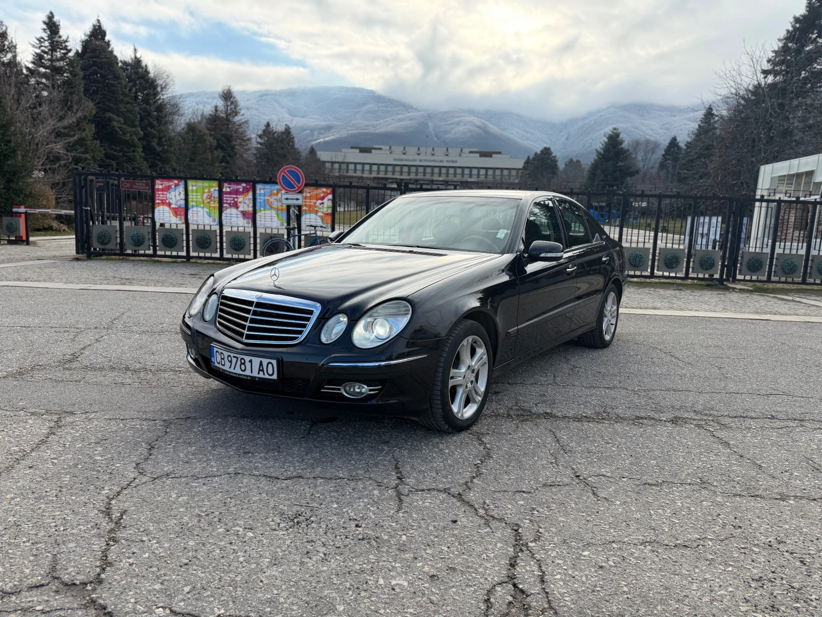 Mercedes-Benz E 280 Elegance - изображение 2