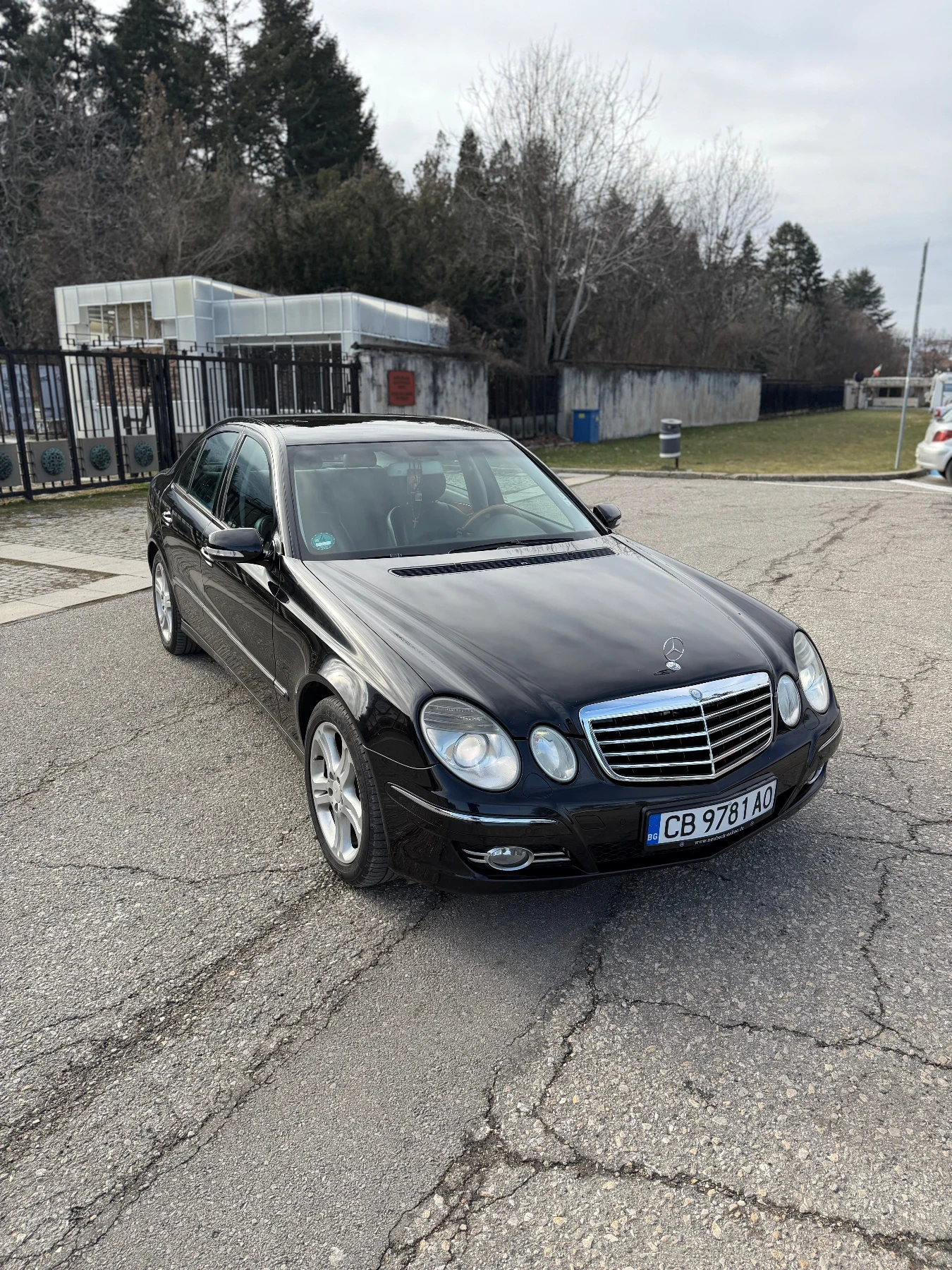 Mercedes-Benz E 280 Elegance - изображение 3