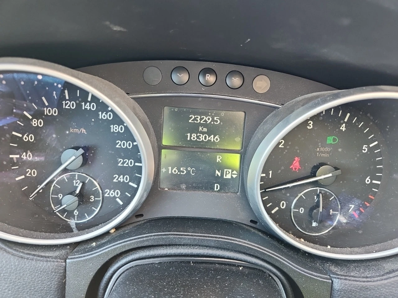 Mercedes-Benz ML 550 4M* AMG* FULL* Обдух* Подгрев* Въздух* Keyless*  - изображение 9