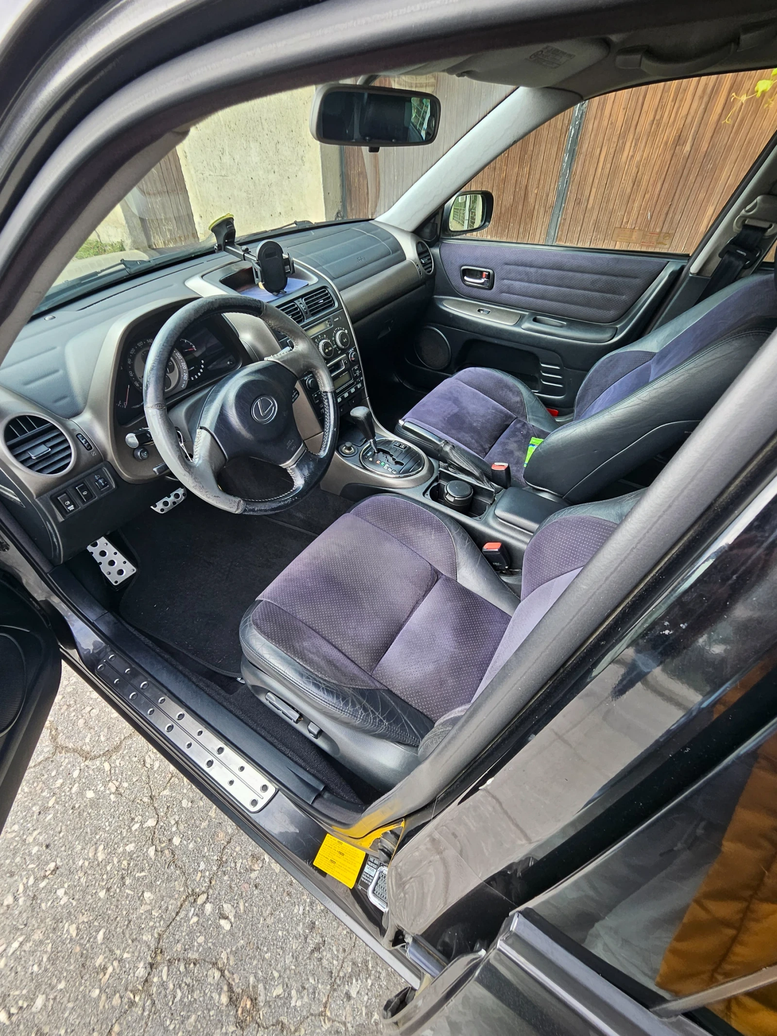 Lexus IS 200, снимка 4 - Автомобили и джипове - 53885023