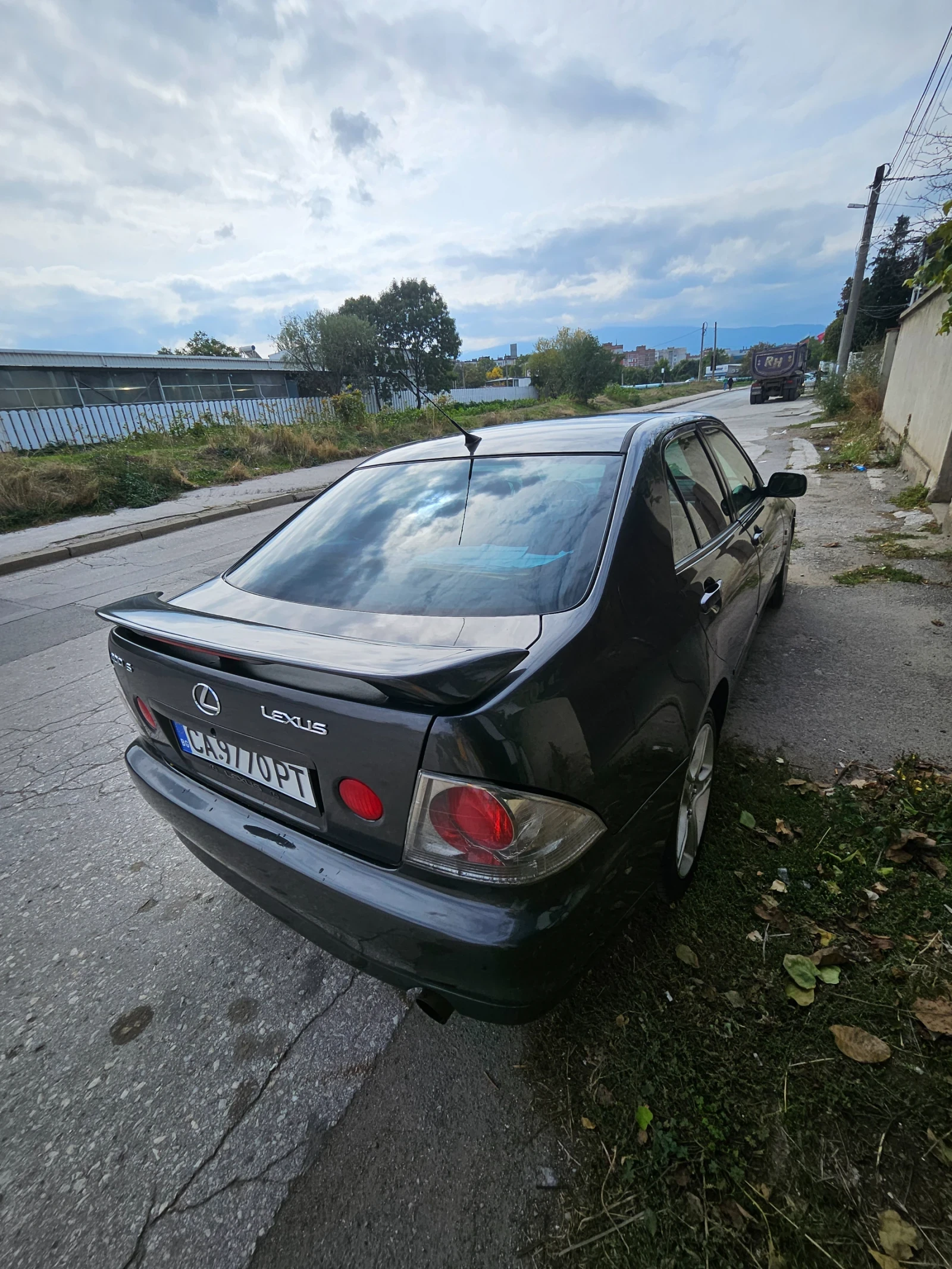 Lexus IS 200, снимка 2 - Автомобили и джипове - 53885023