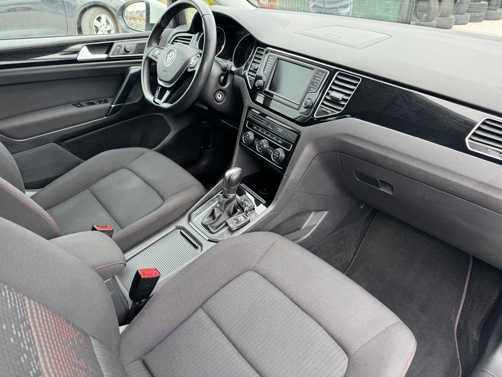 VW Sportsvan 1.4 TSI BMT DSG * Sound* Carplay* FULL* , снимка 14 - Автомобили и джипове - 53923637