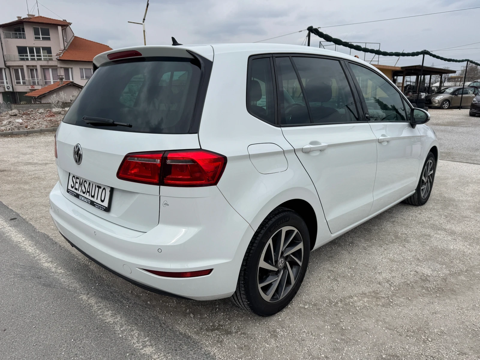 VW Sportsvan 1.4 TSI BMT DSG * Sound* Carplay* FULL* , снимка 4 - Автомобили и джипове - 53923637