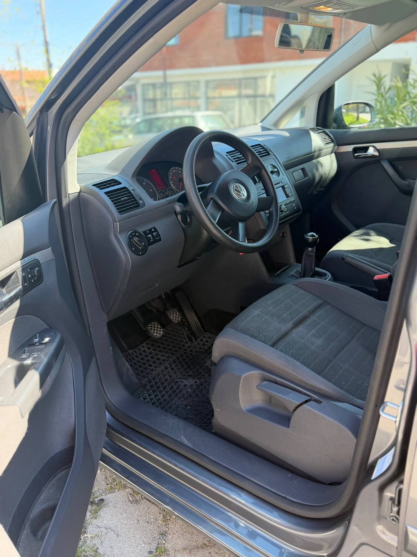 VW Touran 1, 9tdi 105hp 7 Местен , снимка 5 - Автомобили и джипове - 54126324