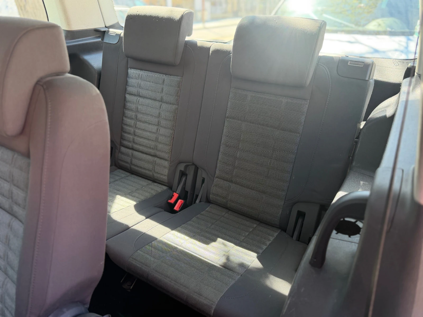 VW Touran 1, 9tdi 105hp 7 Местен , снимка 8 - Автомобили и джипове - 54126324