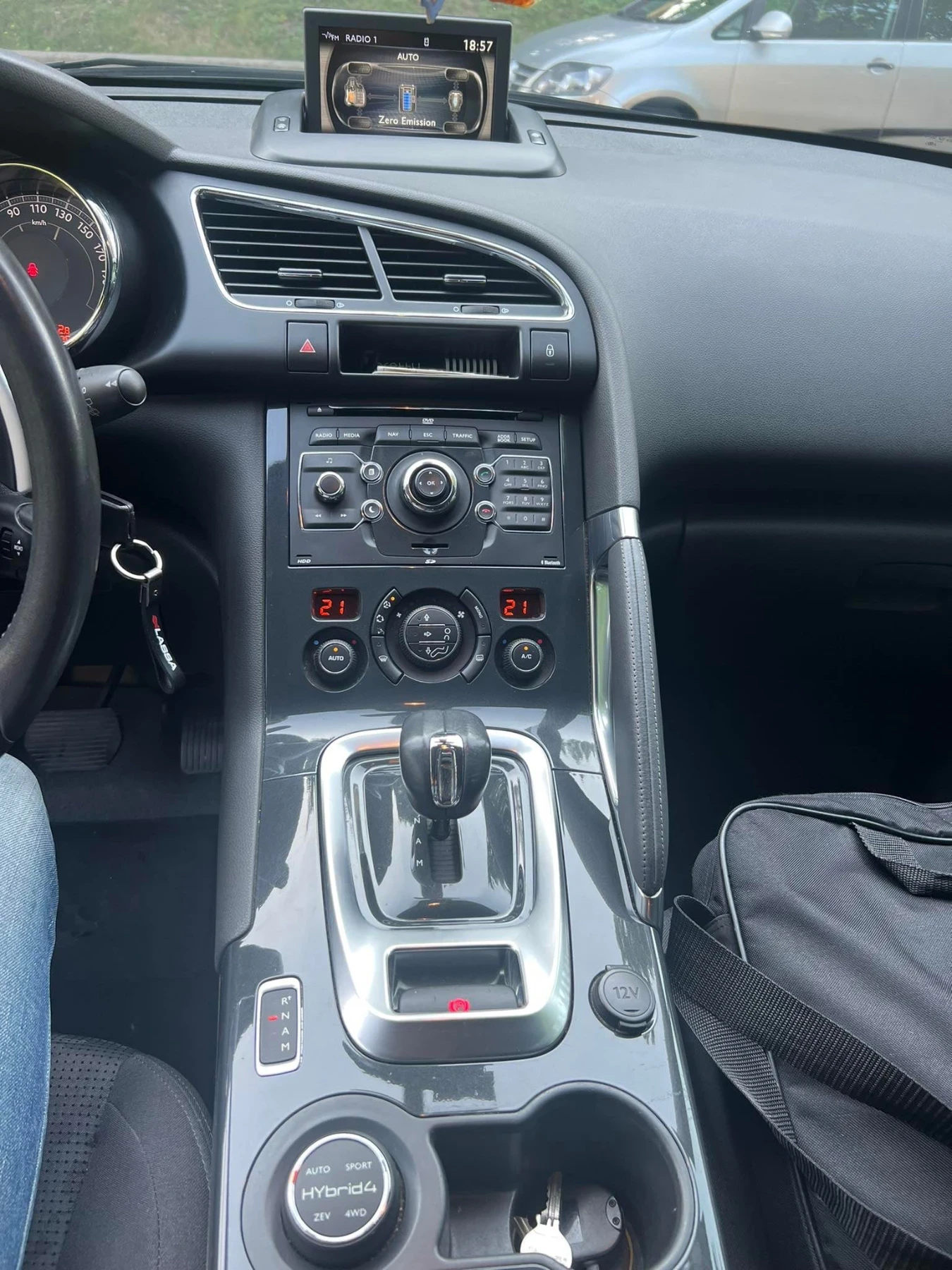 Peugeot 3008 2.0 Hybrid , снимка 4 - Автомобили и джипове - 54328118