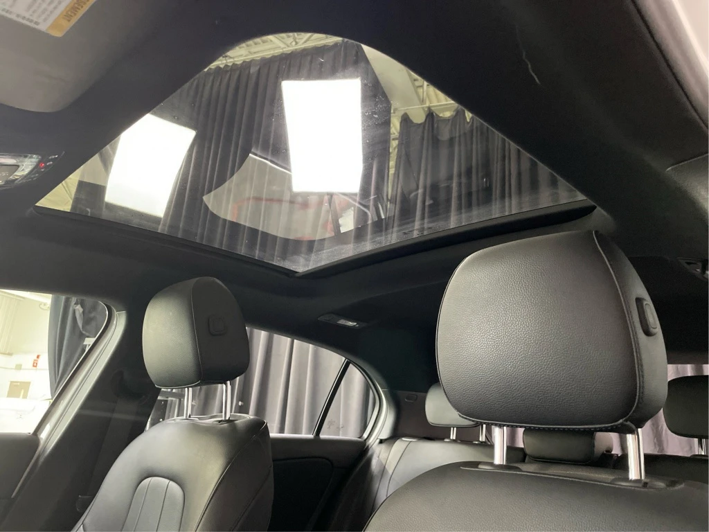 Mercedes-Benz A 250 4MATIC, снимка 17 - Автомобили и джипове - 54778069