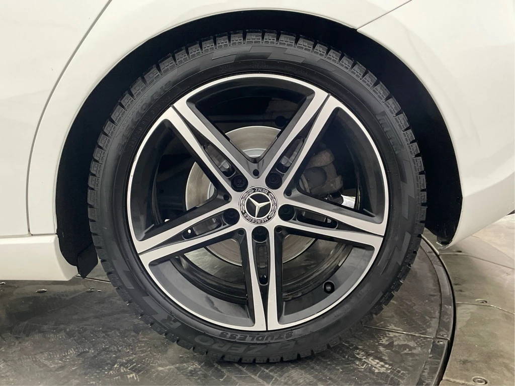 Mercedes-Benz A 250 4MATIC, снимка 16 - Автомобили и джипове - 54778069