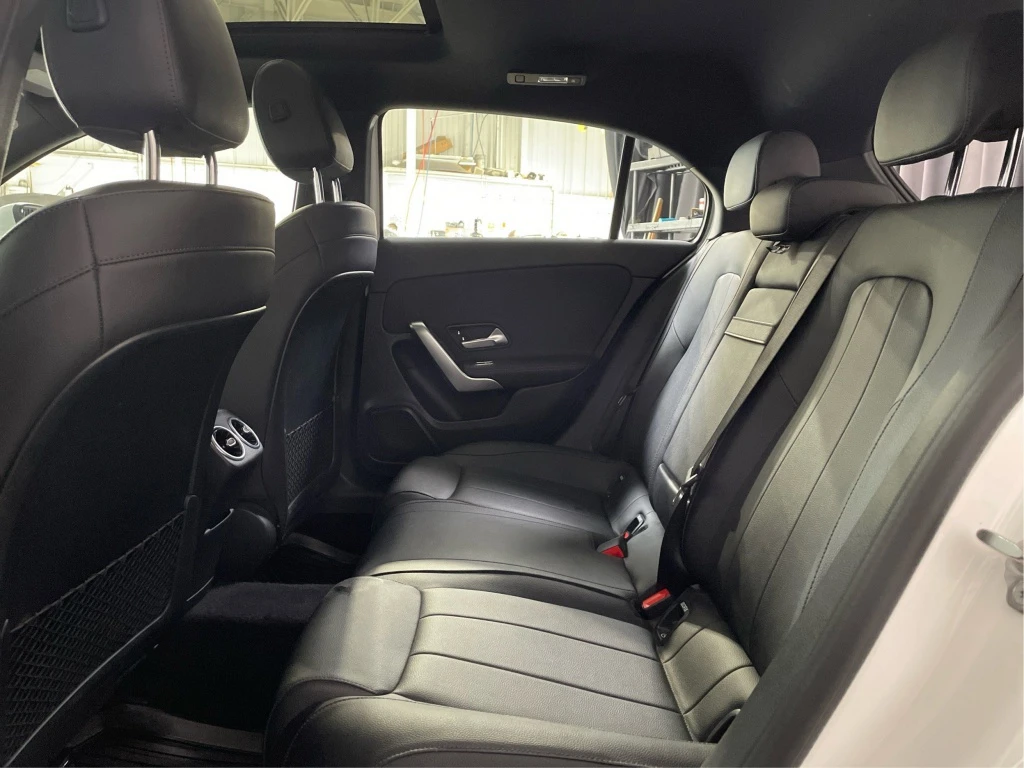 Mercedes-Benz A 250 4MATIC, снимка 15 - Автомобили и джипове - 54778069