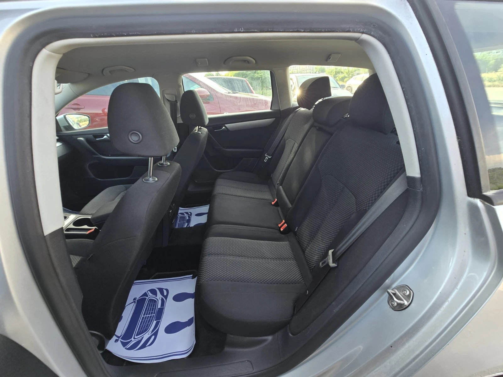 VW Passat 2.0TDI/LED/NAVI, снимка 13 - Автомобили и джипове - 54824000
