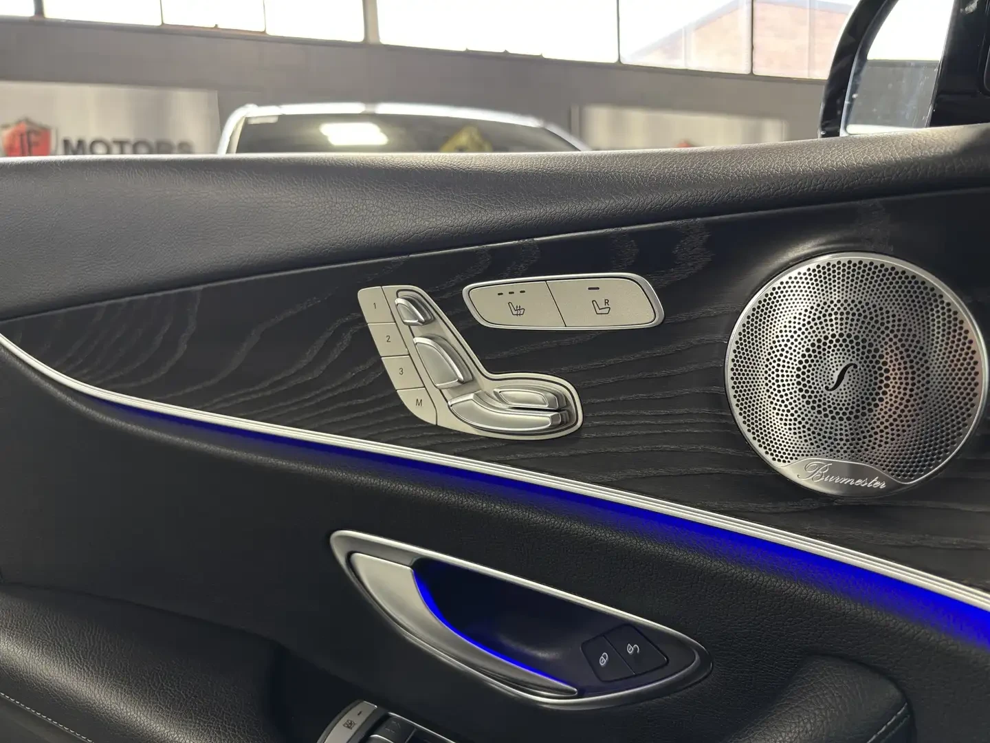 Mercedes-Benz E 400 * CARFAX * ЦЕНА ДО БГ, снимка 14 - Автомобили и джипове - 54886487