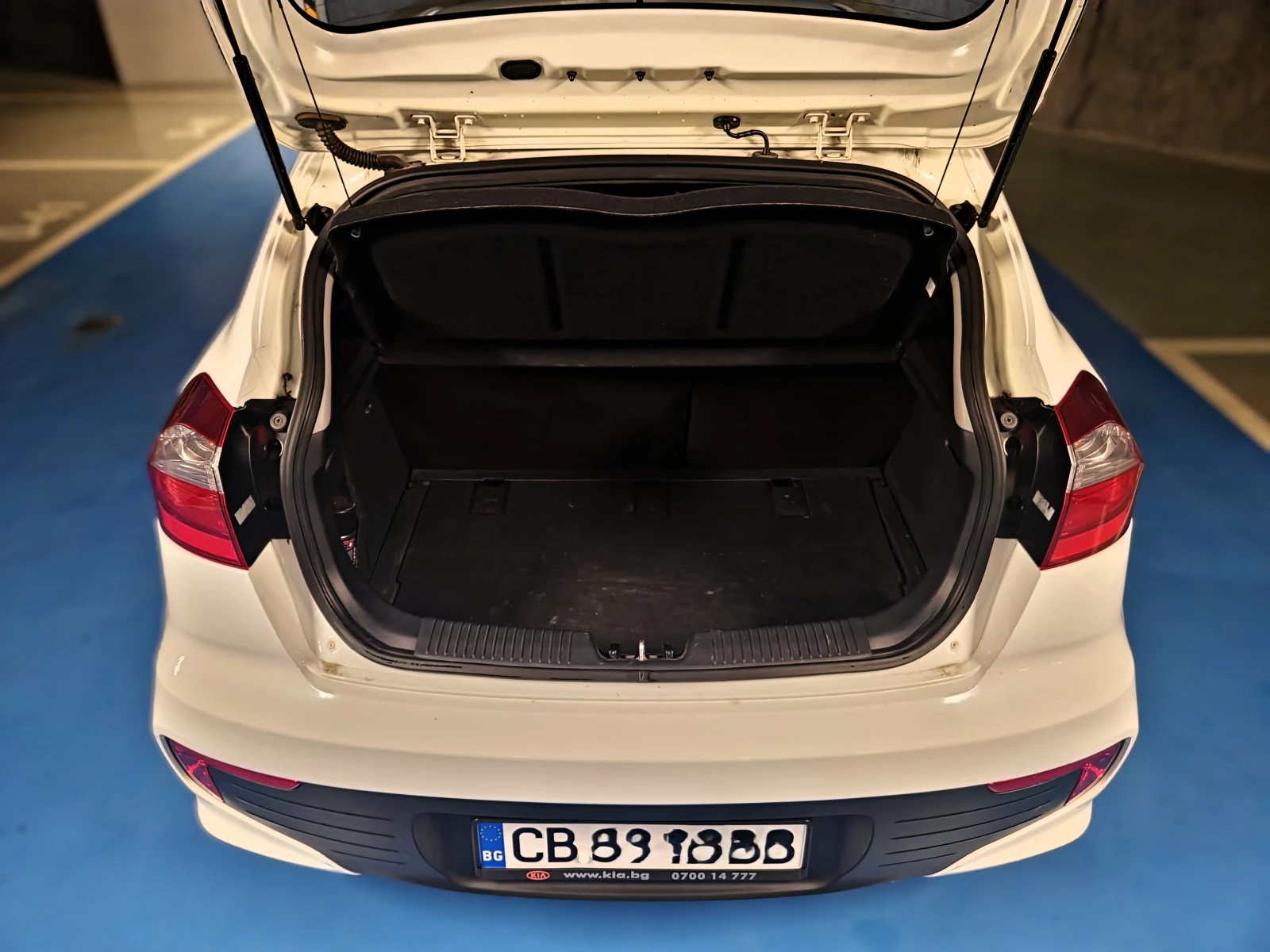 Kia Rio 1.4, снимка 9 - Автомобили и джипове - 55012671