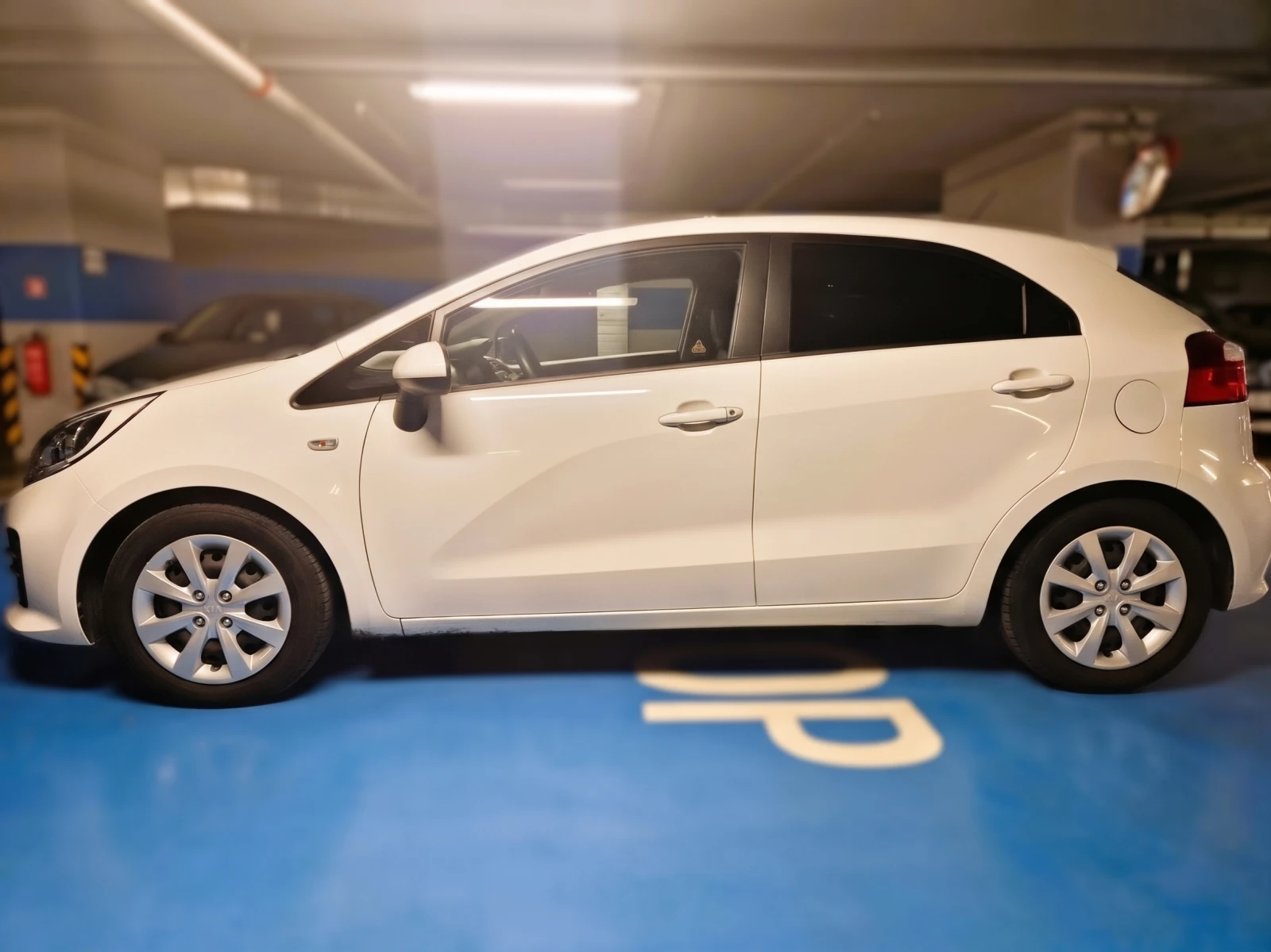 Kia Rio 1.4, снимка 3 - Автомобили и джипове - 55731068