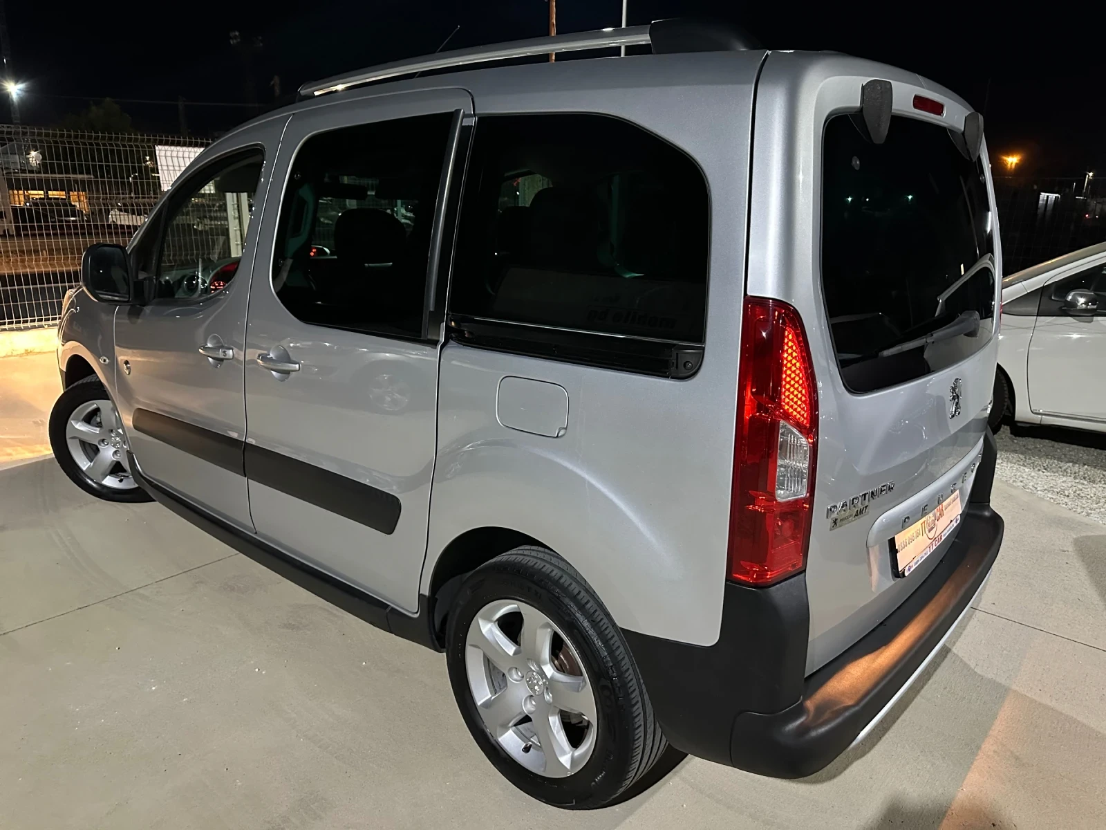 Peugeot Partner 130хил.км! 1.6i пежо мотор! , снимка 6 - Автомобили и джипове - 55566143