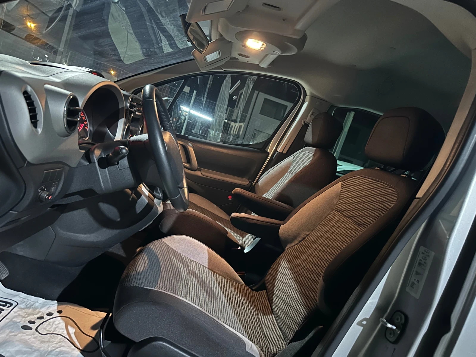 Peugeot Partner 130хил.км! 1.6i пежо мотор! , снимка 8 - Автомобили и джипове - 55566143