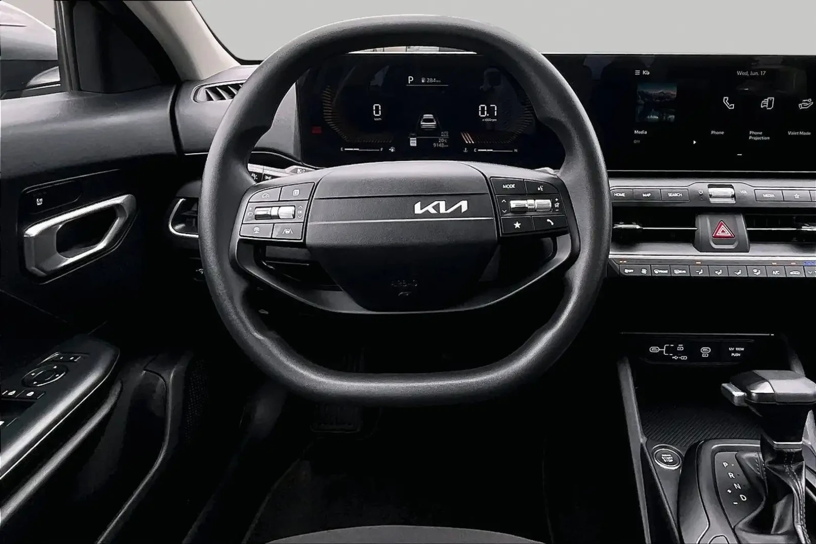 Kia K4 LX Low Km Heated Seats Carplay, снимка 3 - Автомобили и джипове - 56213920