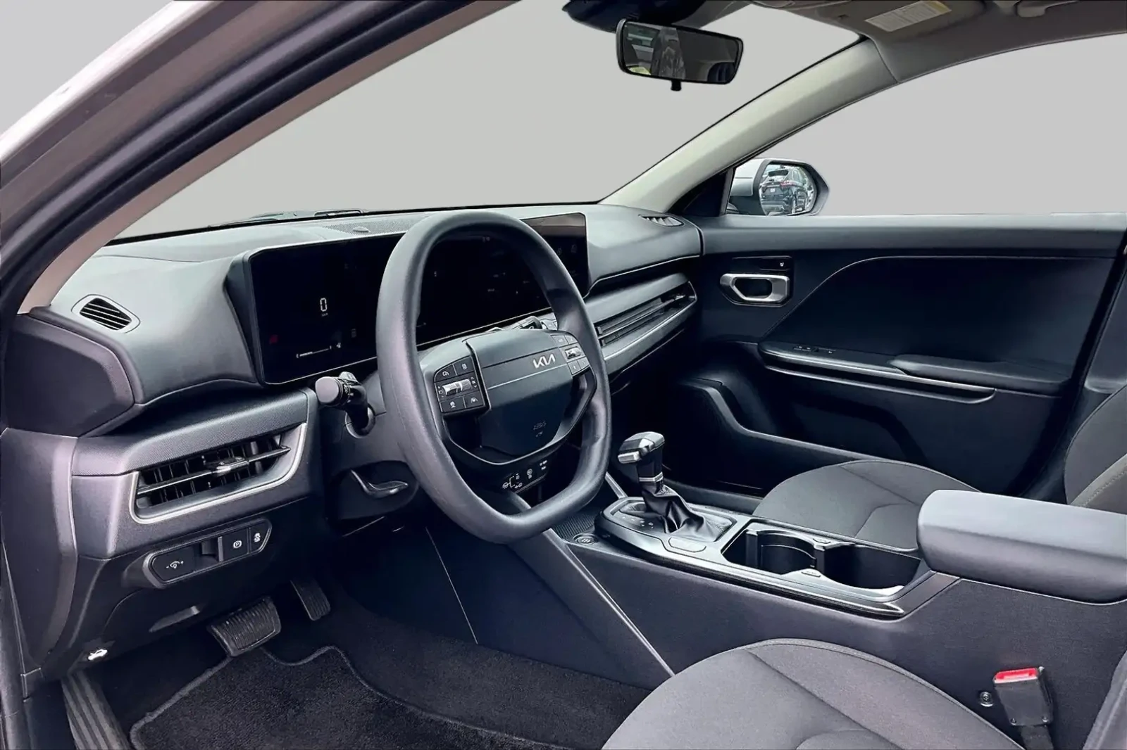 Kia K4 LX Low Km Heated Seats Carplay, снимка 2 - Автомобили и джипове - 56213920