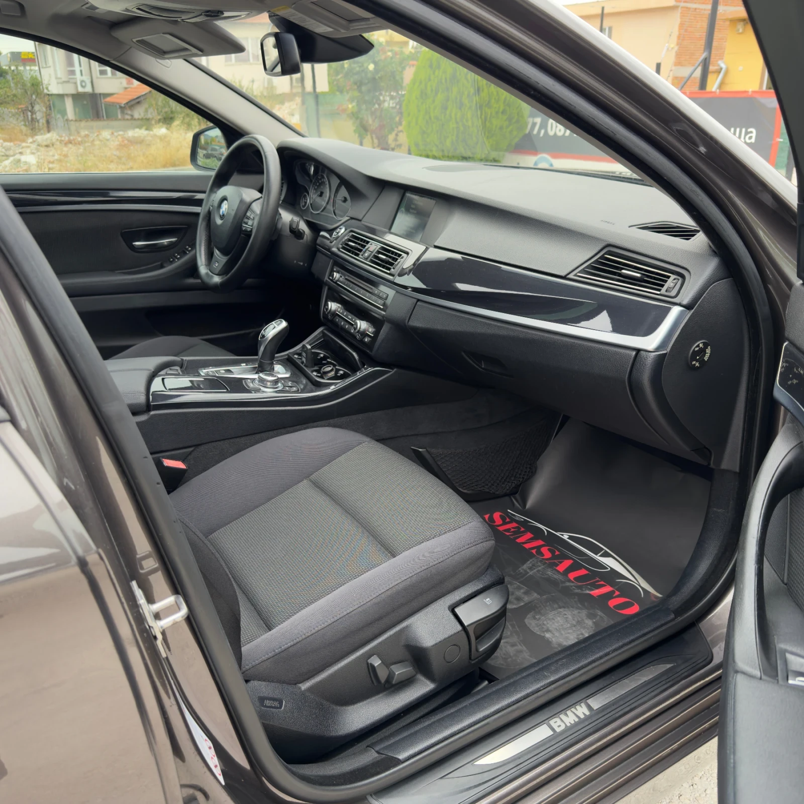 BMW 525 3.0 d Distronic Panorama euro 5, снимка 12 - Автомобили и джипове - 56258177