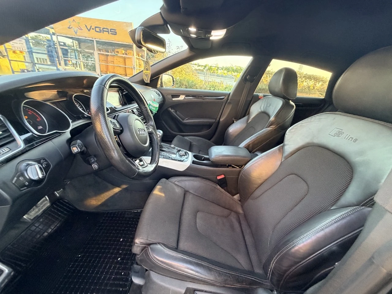Audi A5 3.0 TDI, снимка 3 - Автомобили и джипове - 56275580