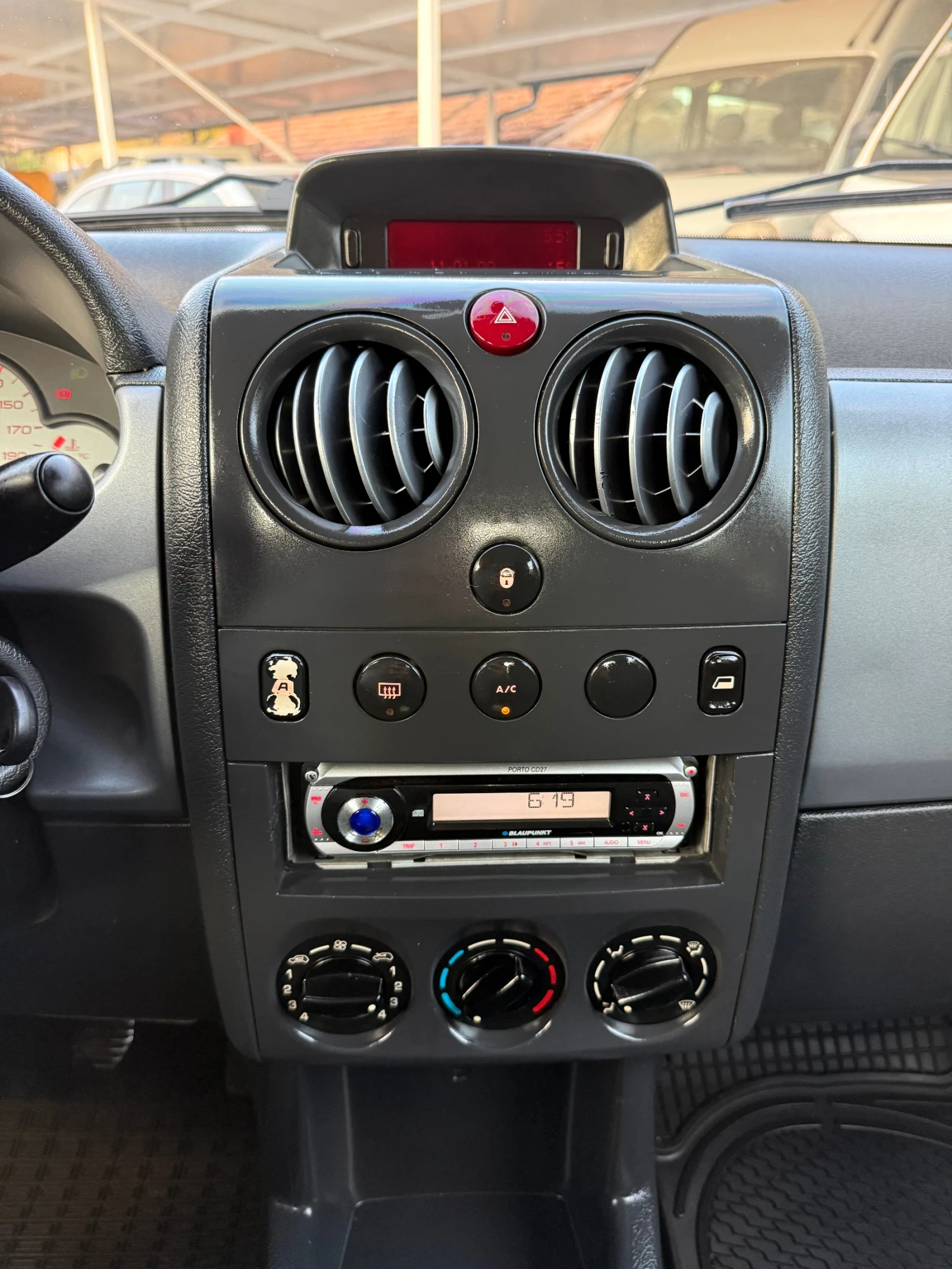 Citroen Berlingo 1.4 КЛИМАТИК ЛИЗИНГ, снимка 11 - Автомобили и джипове - 56308180