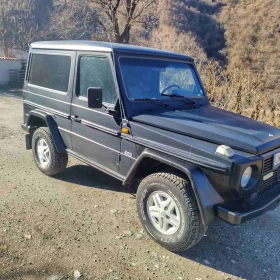     Mercedes-Benz G 230  