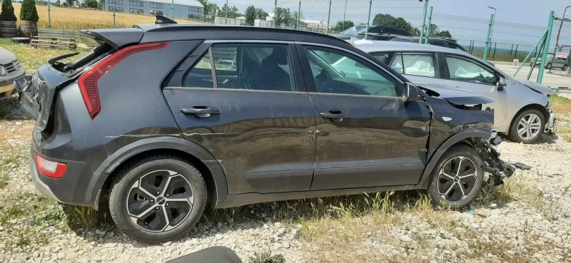 Kia Niro, снимка 2 - Автомобили и джипове - 46173931