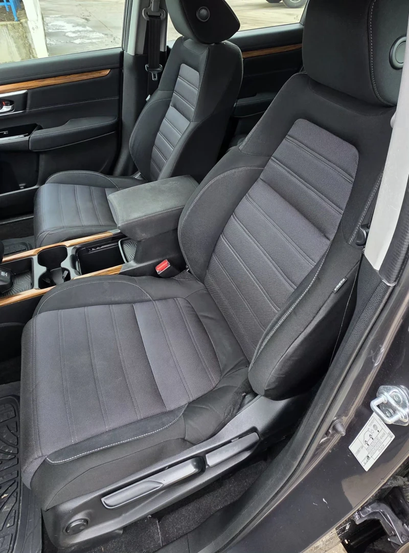 Honda Cr-v 1.5i-vtec turbo 193к.с.УНИКАТ Швейцария , снимка 11 - Автомобили и джипове - 53210178