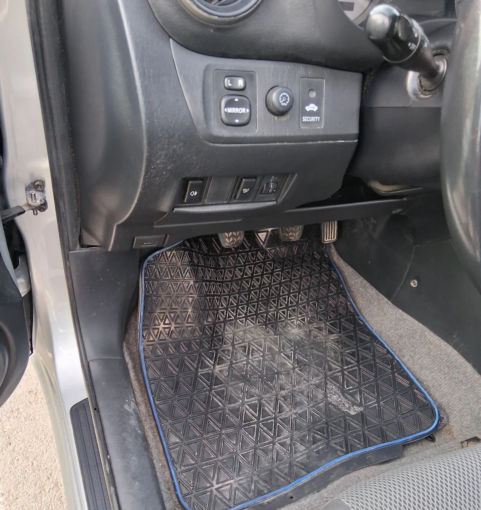 Toyota Rav4  - изображение 7