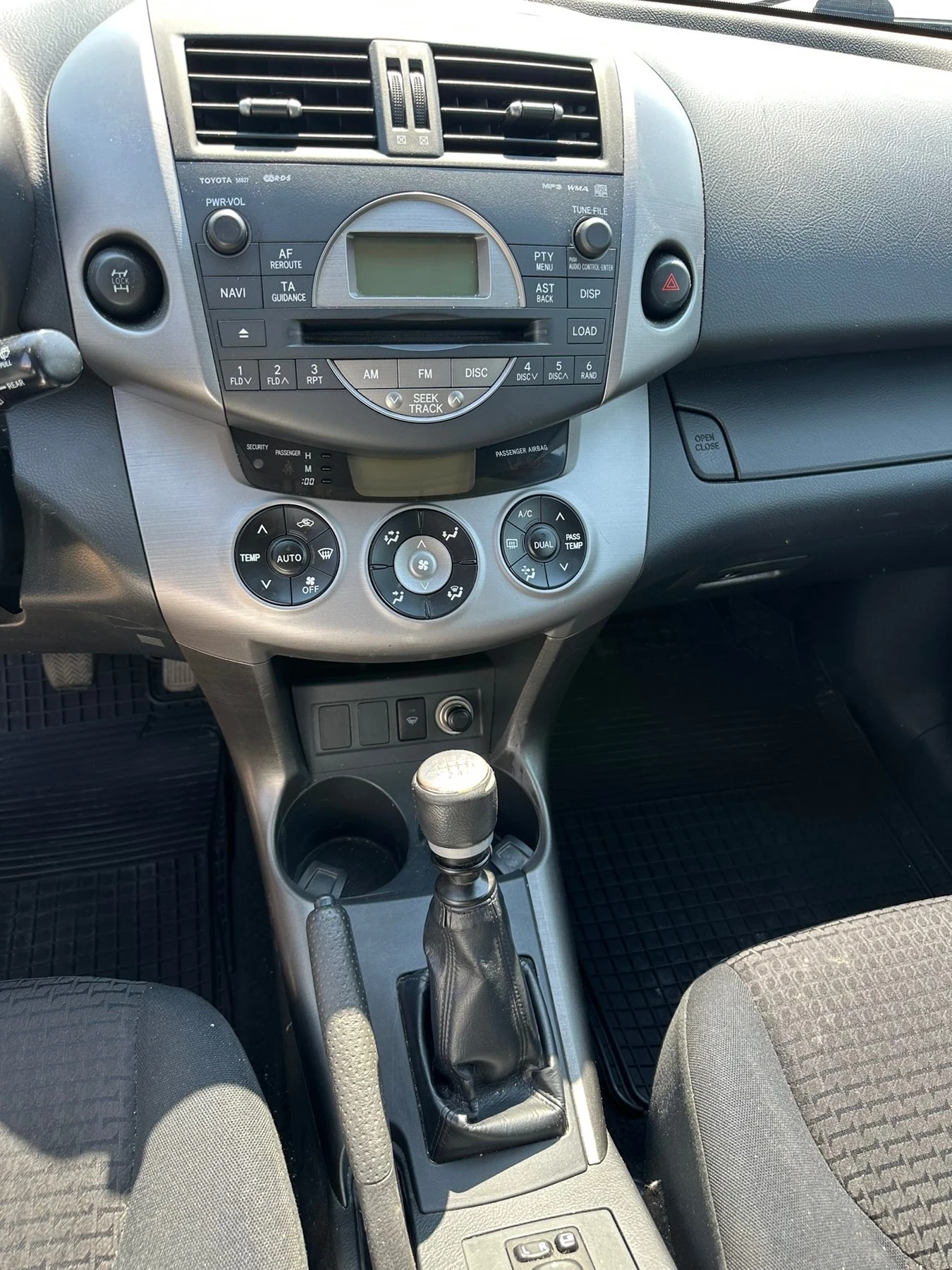 Toyota Rav4 2.0D4D - изображение 10
