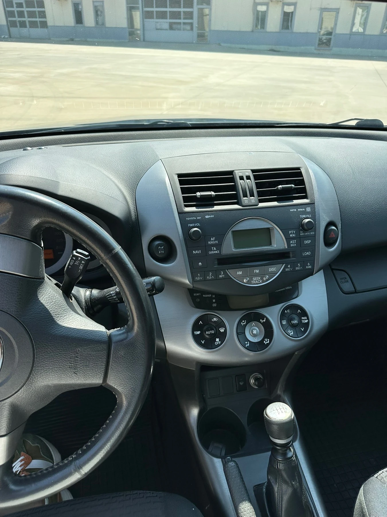 Toyota Rav4 2.0D4D - изображение 9