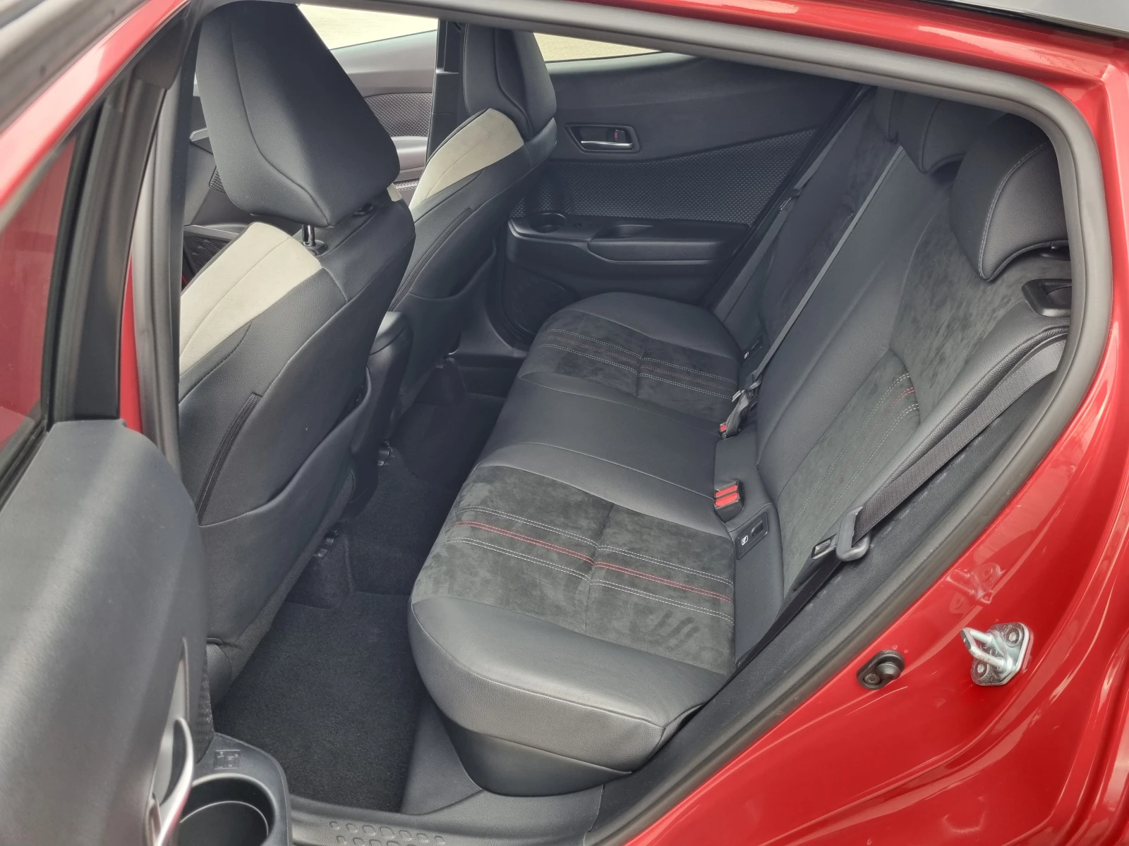 Toyota C-HR 2.0 GR SPORT * 89.000км - изображение 9