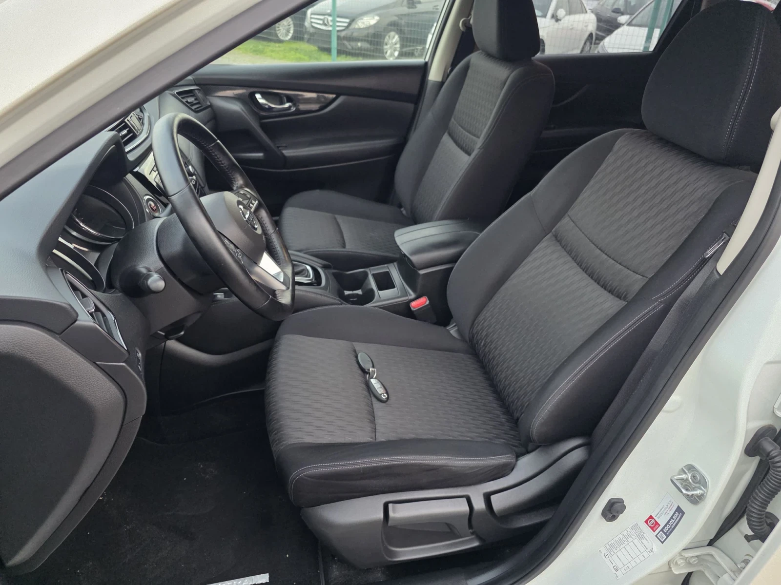 Nissan X-trail 1.6 D Automatic 7M - изображение 7