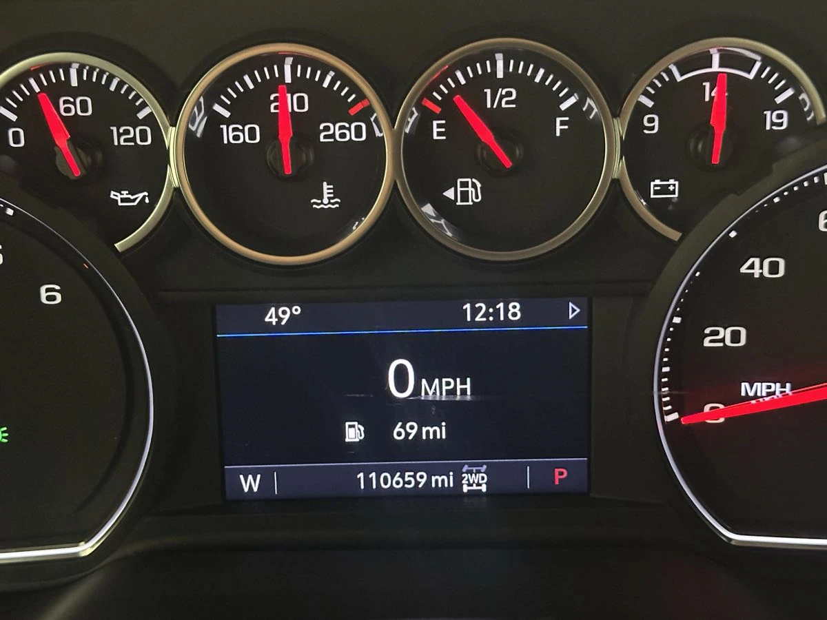 Chevrolet Suburban  LT 1LT - изображение 8