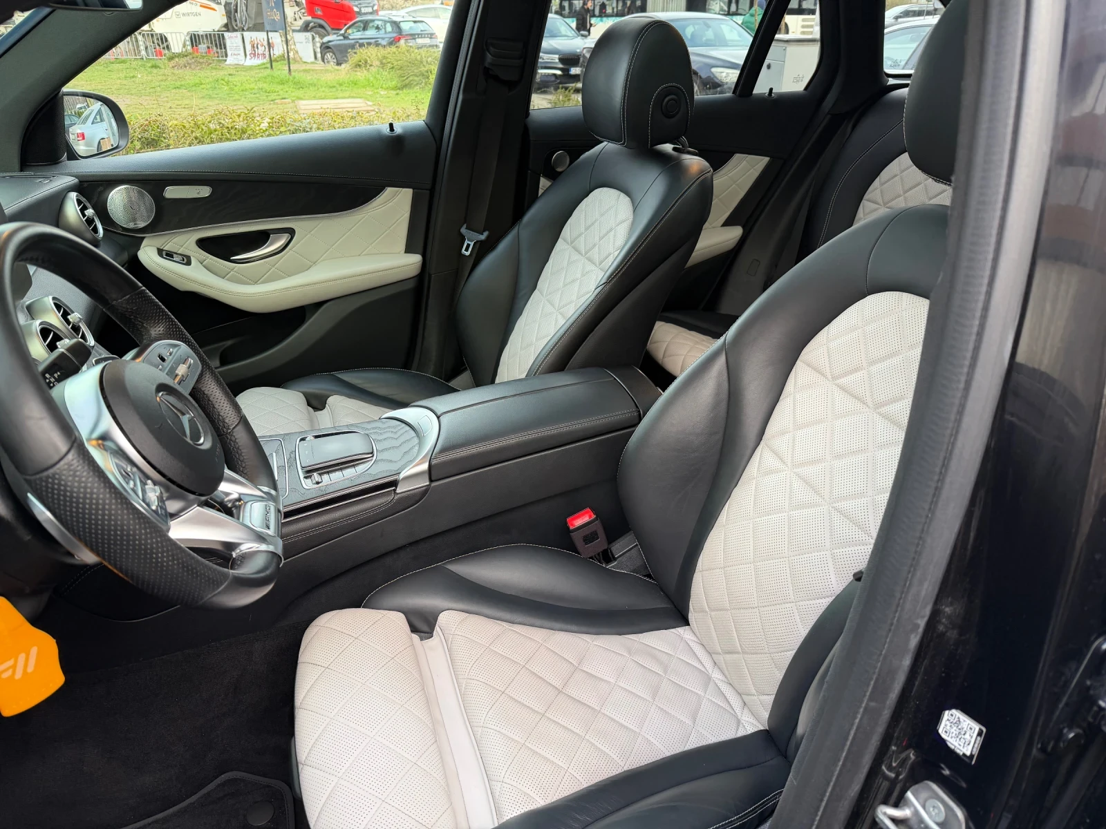 Mercedes-Benz GLC 300 4Matic AMG, снимка 7 - Автомобили и джипове - 54044195