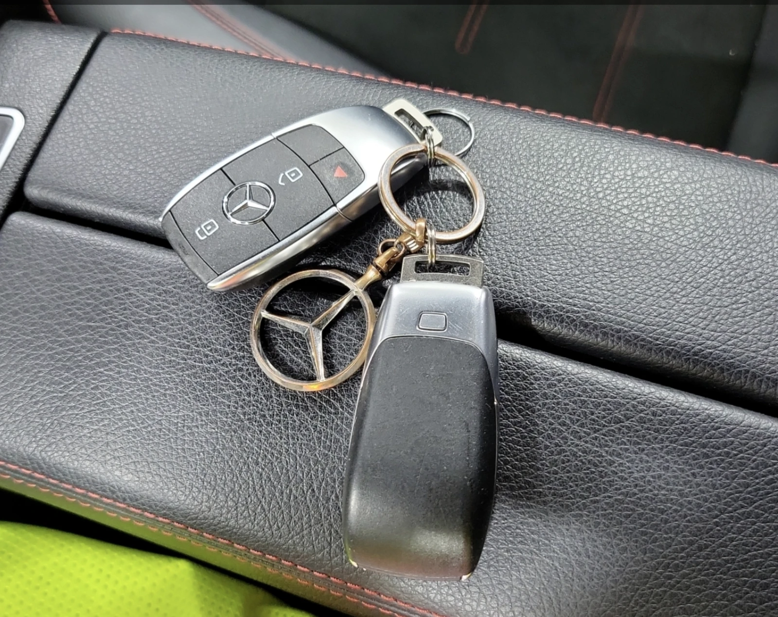 Mercedes-Benz GLB 250 AMG PKG / BURMESTER / ПОДГРЕВИ / ПАНО/1 СОБСТВЕНИК, снимка 10 - Автомобили и джипове - 55642327