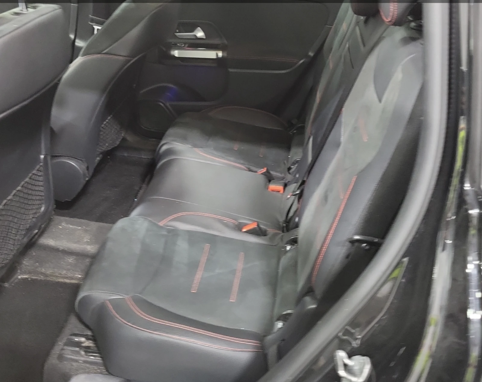 Mercedes-Benz GLB 250 AMG PKG / BURMESTER / ПОДГРЕВИ / ПАНО/1 СОБСТВЕНИК, снимка 13 - Автомобили и джипове - 55642327
