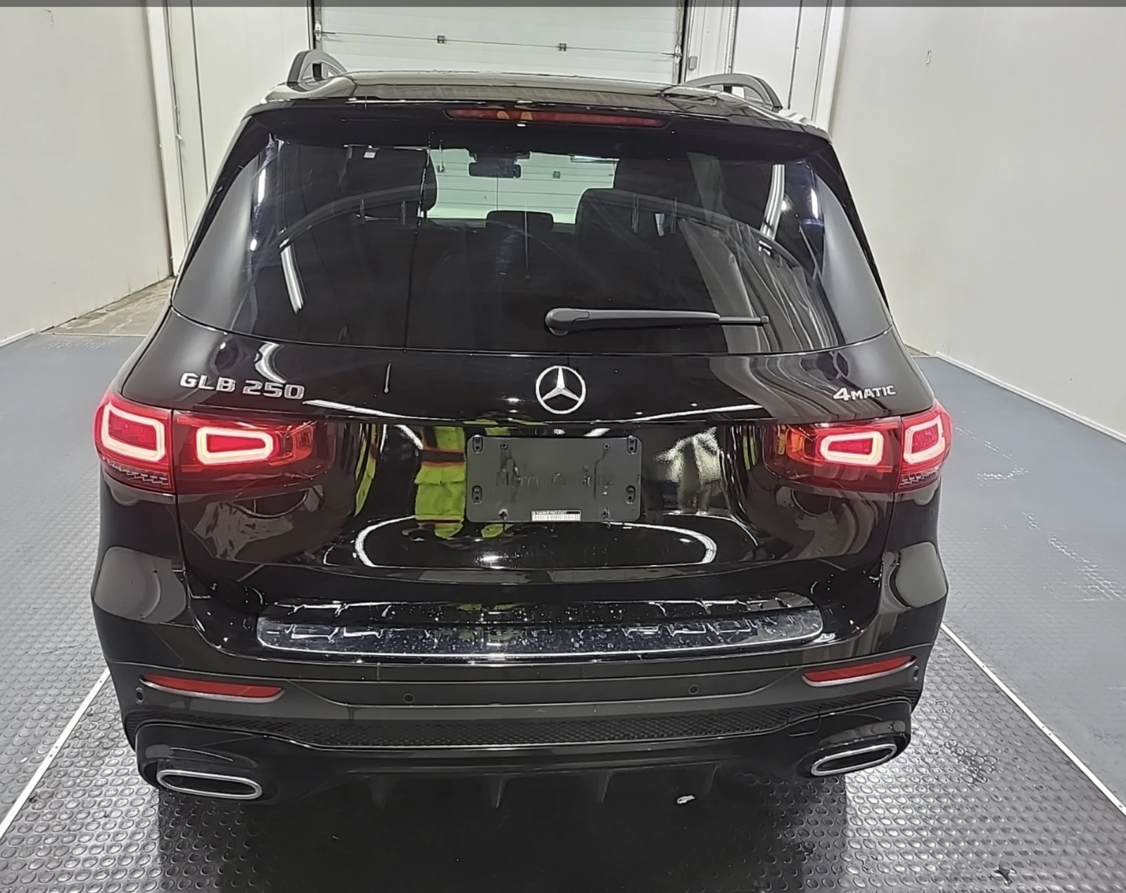 Mercedes-Benz GLB 250 AMG PKG / BURMESTER / ПОДГРЕВИ / ПАНО/1 СОБСТВЕНИК, снимка 5 - Автомобили и джипове - 55642327