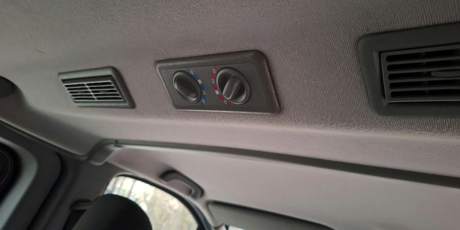 Opel Vivaro 2.0DTI 114кс 8места 6скорости Темпомат Климатик - изображение 8