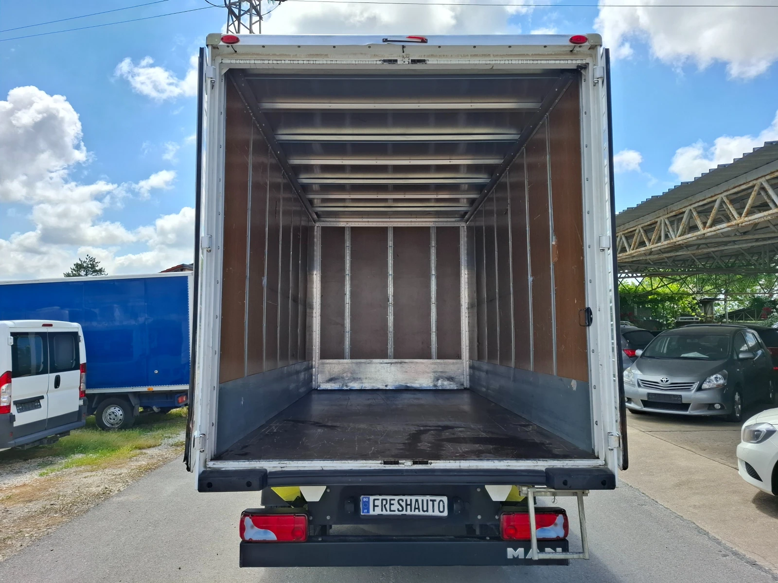 Man TGE 2.0tdi 177кскс. Автомат, снимка 12 - Бусове и автобуси - 54890795