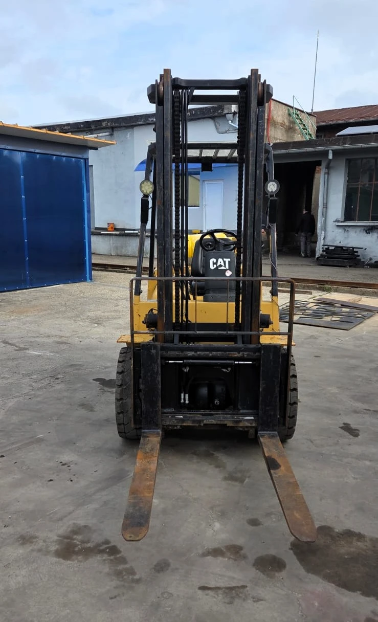 ������� Cat | Mobile.bg � ����������� 12