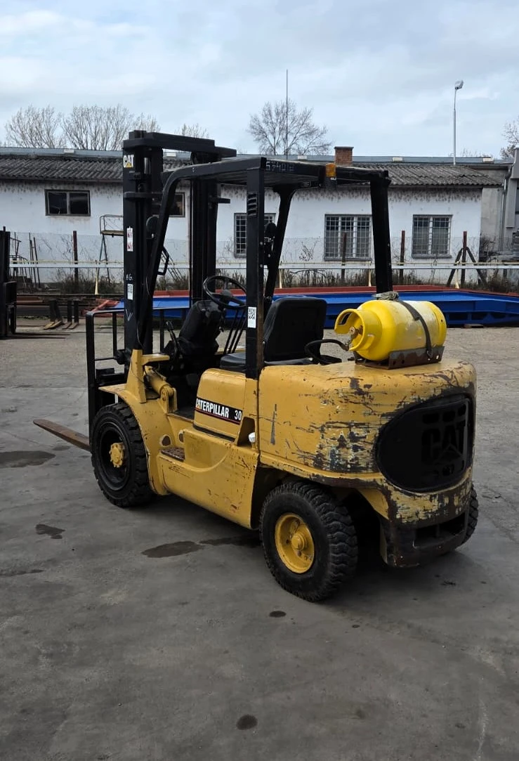 ������� Cat | Mobile.bg � ����������� 10