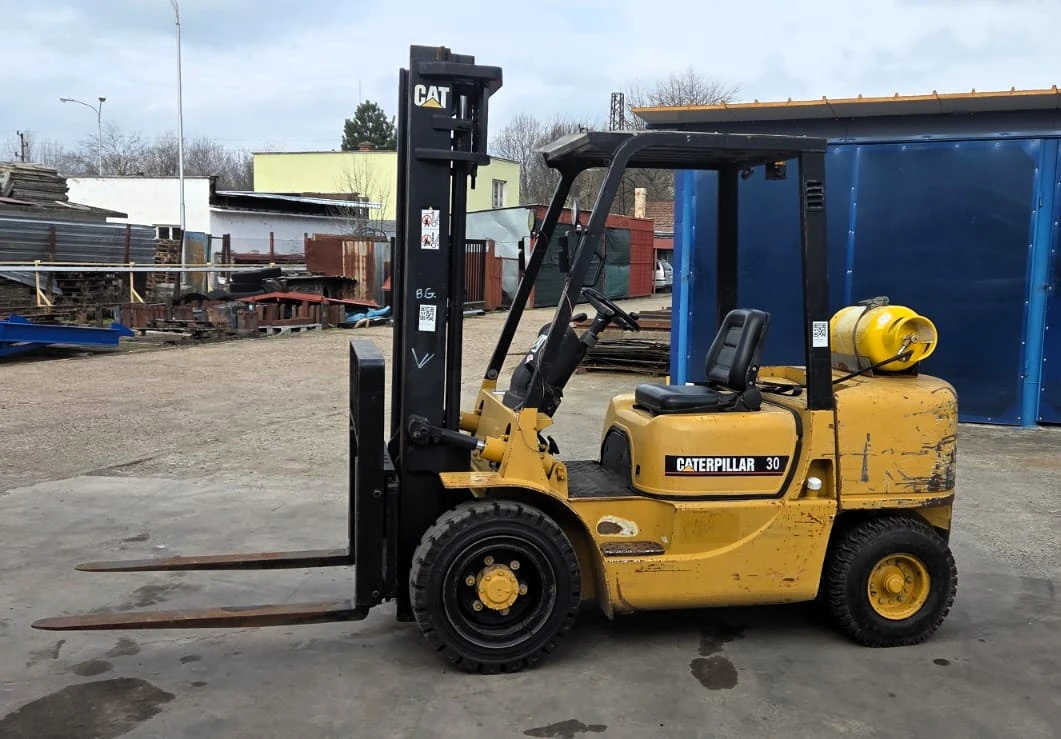 ������� Cat | Mobile.bg � ����������� 1