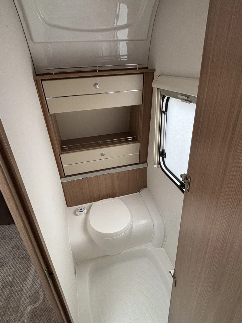 Каравана Fendt Bianco 495, снимка 11 - Каравани и кемпери - 52635061