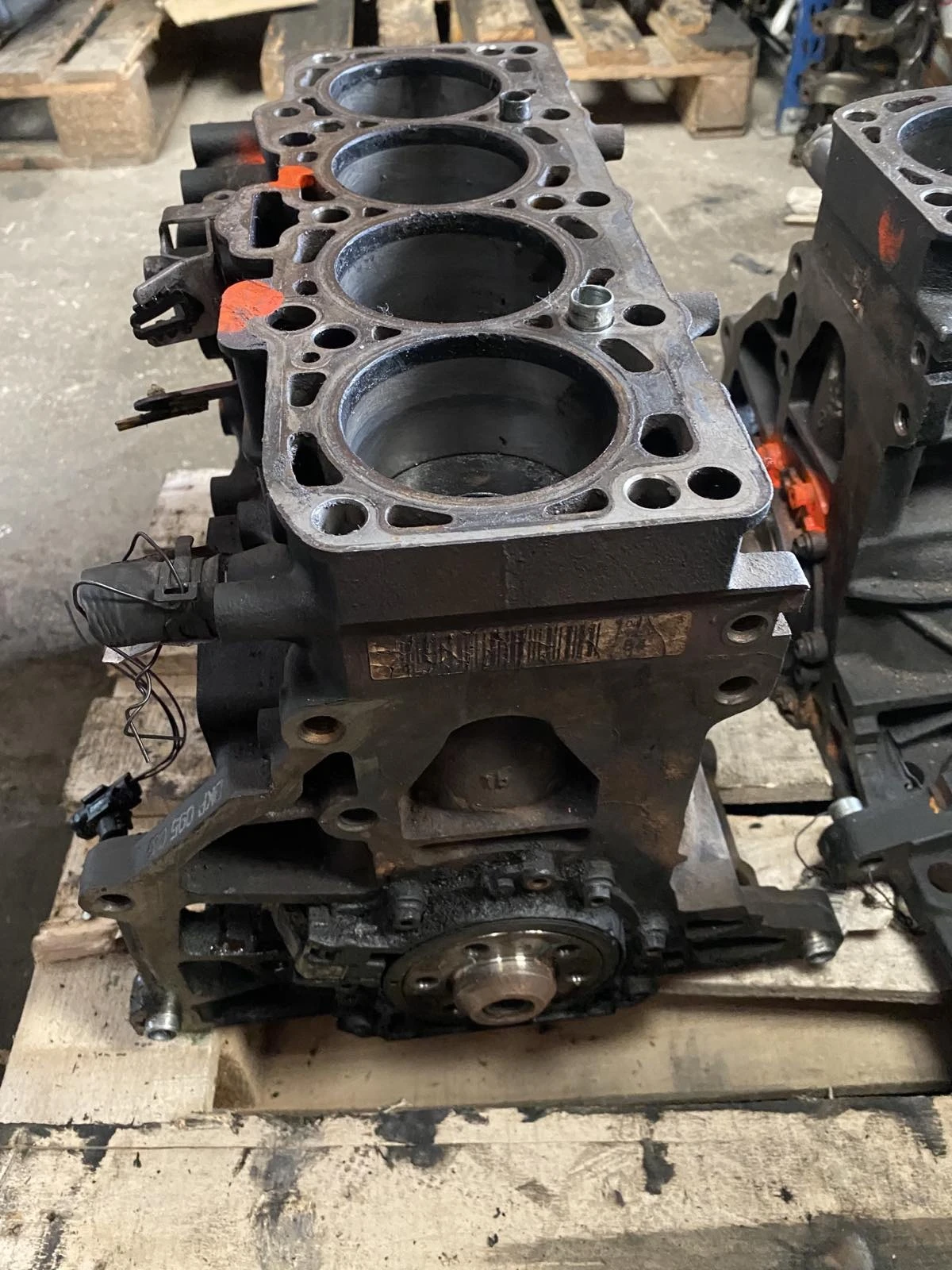    VW Passat Golf 5 - 2.0tdi 140cv BKP | Mobile.bg   4