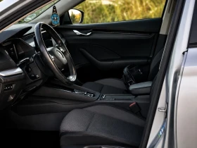 Skoda Octavia 2.0 TDI/DSG/MATRIX/DISTRONIC/LANE ASSIST, снимка 8