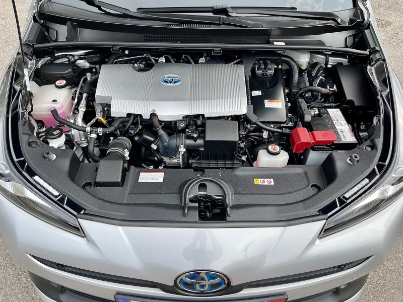 Toyota Prius 1.8*Hybrid*4x4-AWDe*Euro6*, снимка 17 - Автомобили и джипове - 39025565