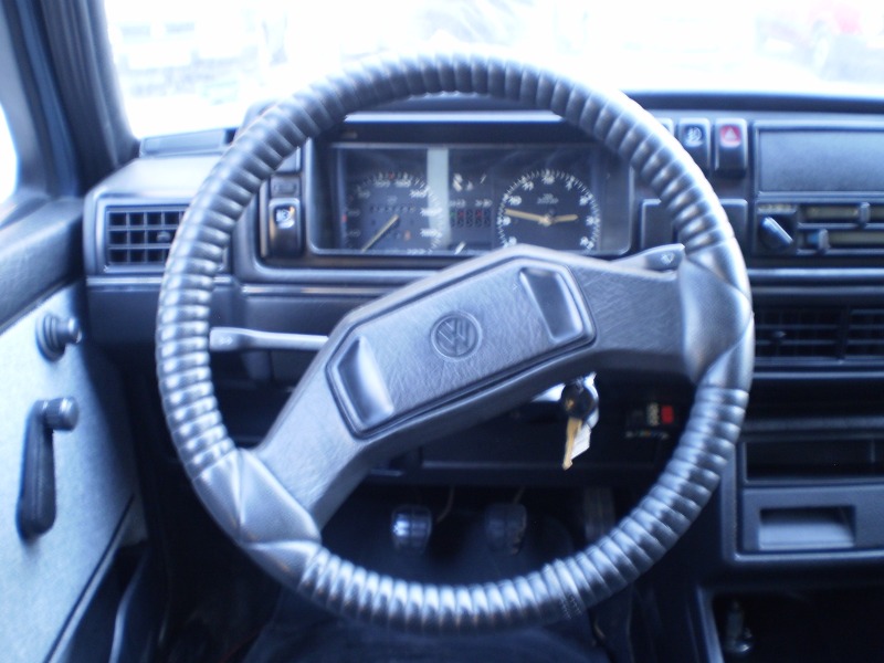 VW Golf 1.3, снимка 7 - Автомобили и джипове - 45560118