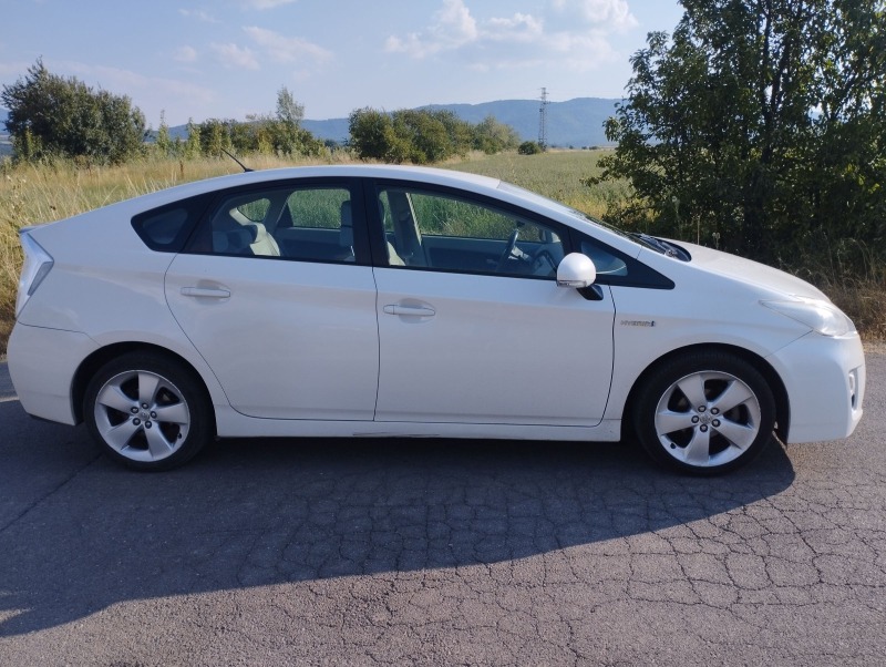 Toyota Prius XW30, снимка 4 - Автомобили и джипове - 47006878