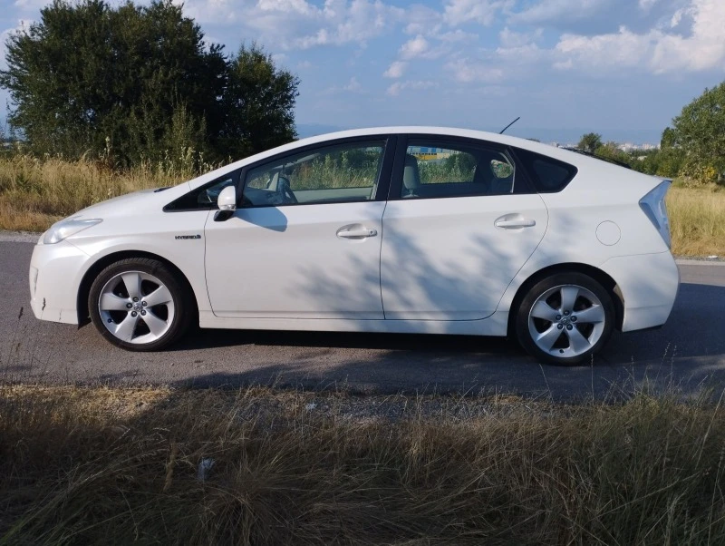 Toyota Prius XW30, снимка 3 - Автомобили и джипове - 47585367