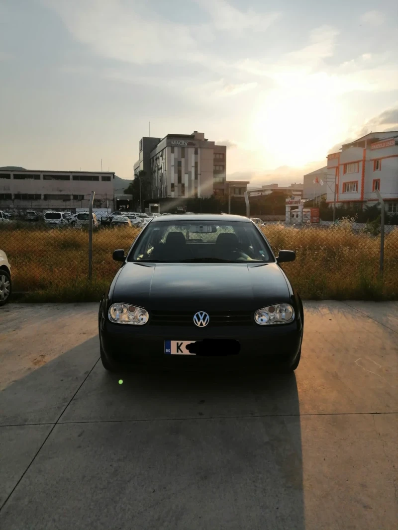 VW Golf, снимка 1 - Автомобили и джипове - 46718247